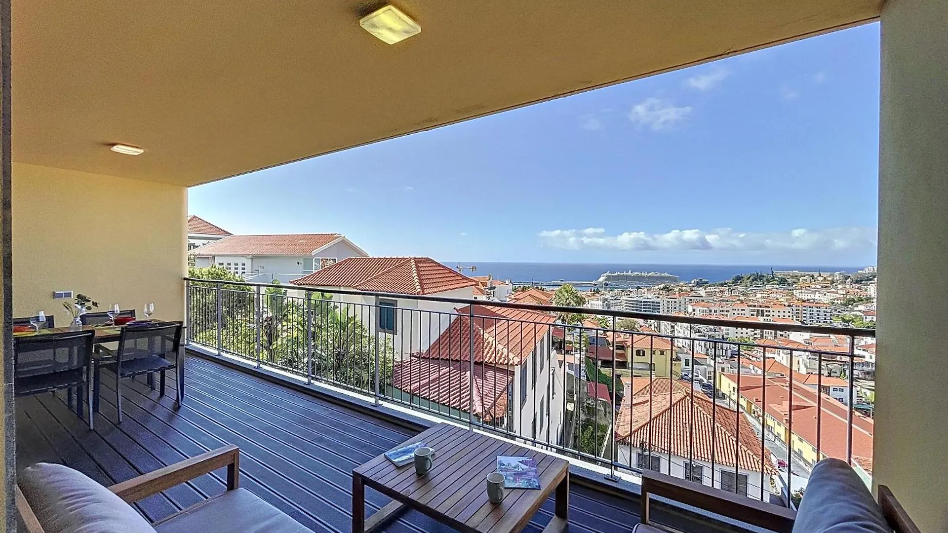 The View By Atlantic Holiday Funchal Apartman